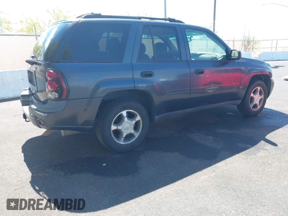 2007 Chevrolet TrailBlazer LS with VIN 1GNDS13S872177433, listed as a IAAI auction lot 42125247 with 239,686 mi miles and . Bid and sale history available at DreamBid. Image 4.