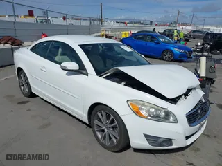 2012 Volvo C70 T5 with VIN YV1672MCXCJ126770, listed as a IAAI auction lot 41717281 with 95,214 mi miles. Bid and sale history available at carsss.com. Image 1.