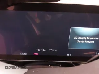 2024 Mercedes-Benz EQE 350+ z VIN W1KEG2BBXRF056894, wystawiony jako IAAI lot #40993238 z przebiegiem 7051 mil mil oraz . Historia ofert i sprzedaży dostępna na DreamBid. Obrazek 18.