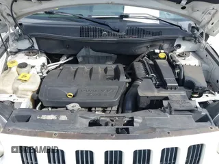 2007 Jeep Compass Sport with VIN 1J8FT47W77D145745, listed as a IAAI auction lot 41687495 with 218,231 mi miles. Bid and sale history available at carsss.com. Image 10.