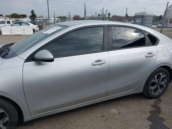 2019 Kia Forte LXS with VIN 3KPF24AD9KE042044, listed as a IAAI auction lot 41561802 with 76,252 mi miles. Bid and sale history available at carsss.com. Image 15.