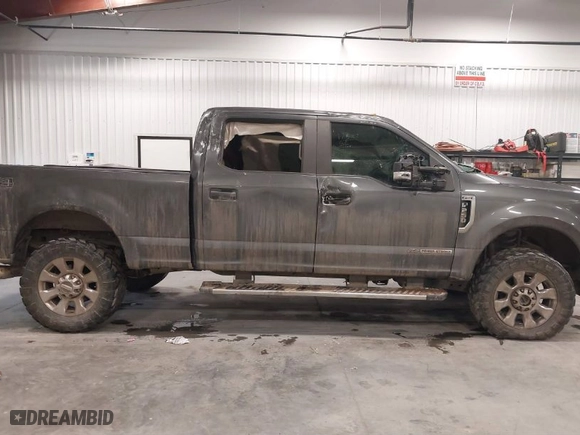 2019 Ford Super Duty F-250 SRW XL with VIN 1FT7W2BT3KEF12745, listed as a IAAI auction lot 41633562 with 184,656 mi miles. Bid and sale history available at carsss.com. Image 12.
