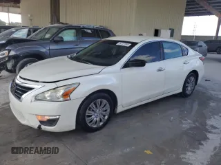 2015 Nissan Altima 2.5 S with VIN 1N4AL3AP0FC198200, listed as a Copart auction lot 54127355 with 180,725 mi miles and Clean Title. Bid and sale history available at carsss.com. Image 1.