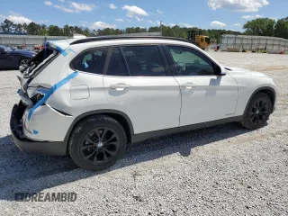 2014 BMW X1 xDrive28i z VIN WBAVL1C57EVY10873, wystawiony jako Copart lot #57914375 z przebiegiem 114 153 mil mil oraz Szkody całkowita. Historia ofert i sprzedaży dostępna na DreamBid. Obrazek 3.