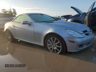 2005 Mercedes-Benz SLK-Class with VIN WDBWK56FX5F060562, listed as a Copart auction lot 73662754 with 0 mi miles and Salvage Title. Bid and sale history available at carsss.com. Image 4.