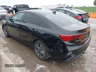 2022 Kia Forte LXS z VIN 3KPF24AD4NE450309, wystawiony jako IAAI lot #42066381 z przebiegiem 43 314 mil mil oraz . Historia ofert i sprzedaży dostępna na DreamBid. Obrazek 3.