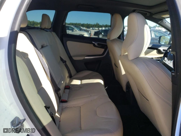 2015 Volvo XC60 T6 Drive-E with VIN YV449MDK1F2704762, listed as a Copart auction lot 72141943 with 92,083 mi miles. Bid and sale history available at carsss.com. Image 10.