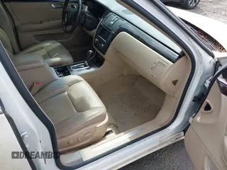 2008 Cadillac DTS 1SD z VIN 1G6KD57Y28U112764, wystawiony jako IAAI lot #41953240 z przebiegiem Nie podano mil oraz . Historia ofert i sprzedaży dostępna na DreamBid. Obrazek 5.