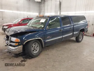 2002 GMC Sierra 2500HD SLE with VIN 1GTHK23192F157362, listed as a IAAI auction lot 41200514 with 145,273 mi miles. Bid and sale history available at carsss.com. Image 18.