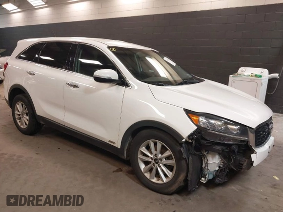 2019 Kia Sorento LX with VIN 5XYPGDA38KG558444, listed as a IAAI auction lot 41303905 with 148,567 mi miles. Bid and sale history available at carsss.com. Image 1.