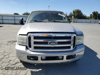 2006 Ford F-250 XL z VIN 1FTSW20P26ED39578, wystawiony jako Copart lot #59006245 z przebiegiem 241 298 mil mil oraz Szkoda całkowita • Salvage title. Historia ofert i sprzedaży dostępna na DreamBid. Obrazek 5.