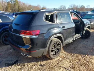 2023 Volkswagen Atlas SE with VIN 1V2JR2CA1PC532665, listed as a IAAI auction lot 41698530 with 40,862 mi miles and . Bid and sale history available at DreamBid. Image 4.