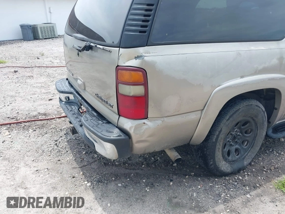 2002 Chevrolet Suburban LT with VIN 1GNEC16Z32J197548, listed as a IAAI auction lot 42258025 with 330,484 mi miles and . Bid and sale history available at DreamBid. Image 6.
