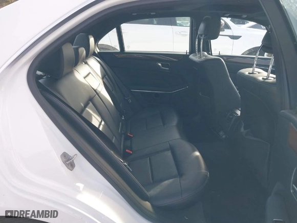 2014 Mercedes-Benz E-Class E 350 Luxury with VIN WDDHF8JB7EB040089, listed as a IAAI auction lot 41566303 with NaN miles. Bid and sale history available at carsss.com. Image 8.