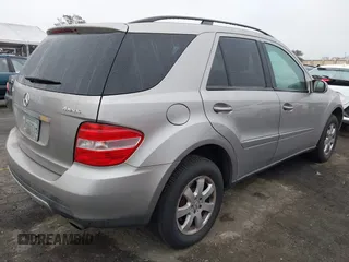 2007 Mercedes-Benz M 350 with VIN 4JGBB86EX7A224705, listed as a IAAI auction lot 41923857 with 149,751 mi miles and . Bid and sale history available at DreamBid. Image 4.