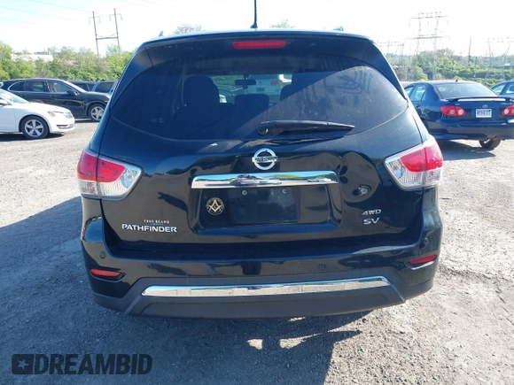 2014 Nissan Pathfinder SV with VIN 5N1AR2MM1EC682262, listed as a IAAI auction lot 42132205 with 235,107 mi miles. Bid and sale history available at carsss.com. Image 17.