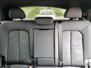 2022 Audi Q3 S line Premium z VIN WA1DECF35N1023890, wystawiony jako Copart lot #56764655 z przebiegiem 36 220 mil mil oraz Szkoda całkowita • Salvage title. Historia ofert i sprzedaży dostępna na DreamBid. Obrazek 10.