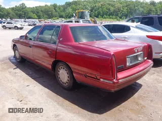 1999 Cadillac DeVille z VIN 1G6KD54Y4XU718666, wystawiony jako IAAI lot #42327746 z przebiegiem 84 226 mil mil oraz . Historia ofert i sprzedaży dostępna na DreamBid. Obrazek 3.