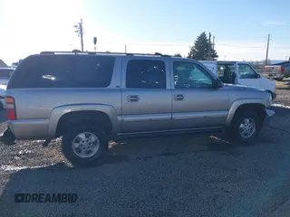 2002 Chevrolet Suburban Z71 with VIN 3GNFK16Z32G173307, listed as a IAAI auction lot 41557165 with 1 mi miles. Bid and sale history available at carsss.com. Image 13.