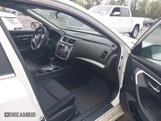 2016 Nissan Altima 3.5 SL with VIN 1N4BL3AP4GC163410, listed as a IAAI auction lot 41945963 with 111,715 mi miles. Bid and sale history available at carsss.com. Image 5.