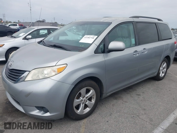 2011 Toyota Sienna LE AAS with VIN 5TDKK3DC0BS119045, listed as a IAAI auction lot 42184748 with 196,607 mi miles. Bid and sale history available at carsss.com. Image 17.