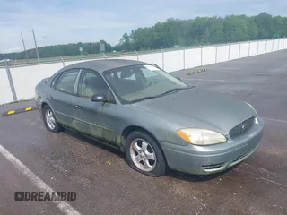 2005 Ford Taurus SE with VIN 1FAFP53U55A209369, listed as a IAAI auction lot 42144800 with 152,446 mi miles. Bid and sale history available at carsss.com. Image 1.