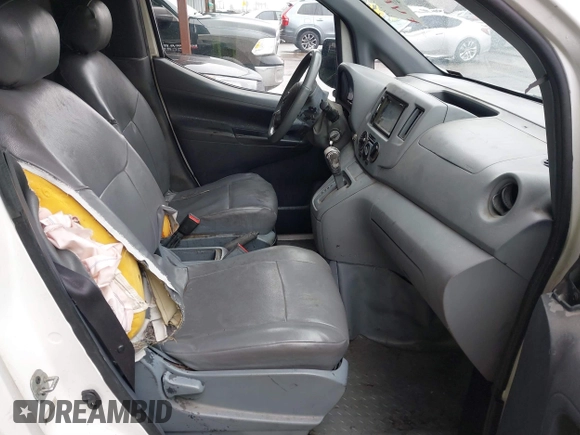 2014 Nissan NV200 S z VIN 3N6CM0KN0EK701502, wystawiony jako IAAI lot #41549271 z przebiegiem 122 060 mil mil oraz . Historia ofert i sprzedaży dostępna na DreamBid. Obrazek 5.