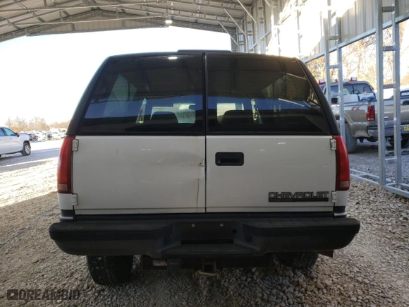 1998 Chevrolet Tahoe with VIN 3GNEK18R8WG147672, listed as a Copart auction lot 81992104 with 313,665 mi miles and Salvage Title. Bid and sale history available at carsss.com. Image 6.