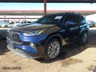 2022 Toyota Highlander Platinum with VIN 5TDFZRBH4NS234864, listed as a IAAI auction lot 41720207 with 23,460 mi miles. Bid and sale history available at carsss.com. Image 17.