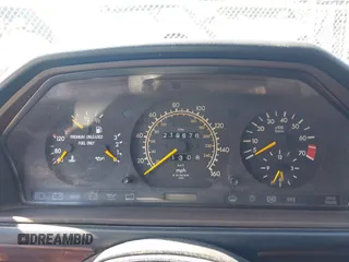 1993 Mercedes-Benz 300 with VIN WDBEA52E3PB994892, listed as a IAAI auction lot 41391045 with 219,676 mi miles and . Bid and sale history available at DreamBid. Image 7.