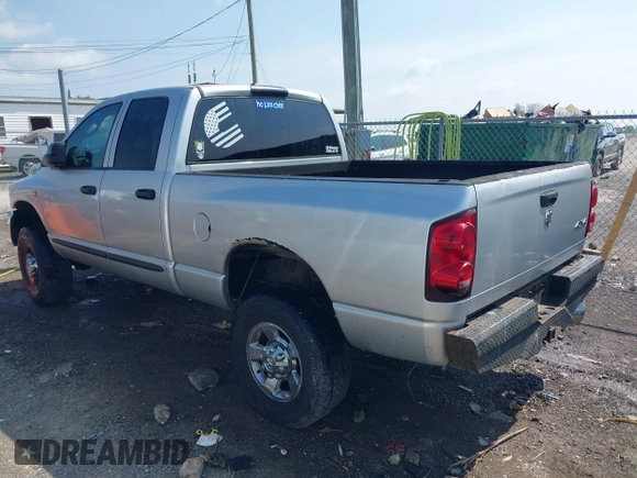 2007 Dodge 2500 SLT z VIN 1D7KS28A17J582602, wystawiony jako IAAI lot #42087956 z przebiegiem 255 630 mil mil oraz . Historia ofert i sprzedaży dostępna na DreamBid. Obrazek 14.