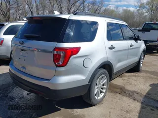 2017 Ford Explorer with VIN 1FM5K7B80HGD75686, listed as a IAAI auction lot 41908973 with 122,525 mi miles and . Bid and sale history available at DreamBid. Image 4.