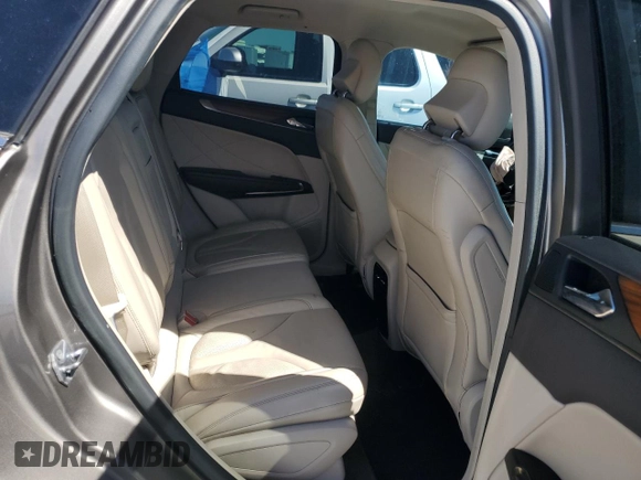 2017 Lincoln MKC Select z VIN 5LMCJ2C95HUL32724, wystawiony jako Copart lot #48186215 z przebiegiem 94 160 mil mil oraz Szkoda całkowita • Salvage title. Historia ofert i sprzedaży dostępna na DreamBid. Obrazek 10.