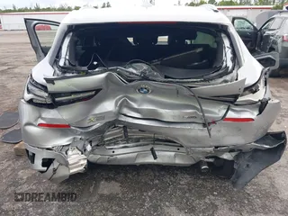 2022 BMW X2 sDrive28i z VIN WBXYH9C09N5T71828, wystawiony jako IAAI lot #40536245 z przebiegiem 36 012 mil mil oraz . Historia ofert i sprzedaży dostępna na DreamBid. Obrazek 6.