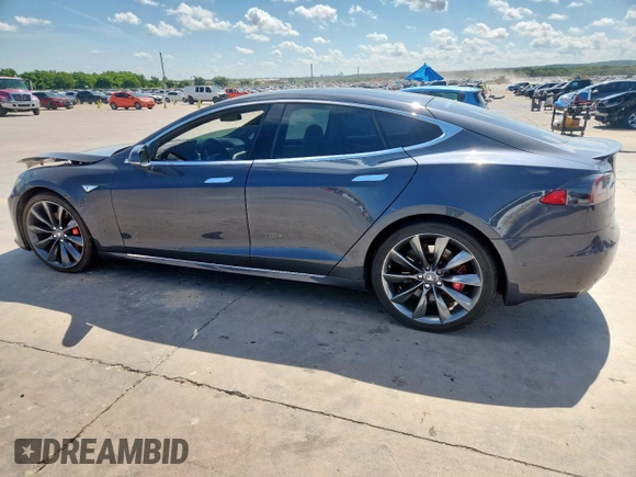 2016 Tesla Model S 90D z VIN 5YJSA1E40GF145137, wystawiony jako Copart lot #62027605 z przebiegiem 92 060 mil mil oraz Szkoda całkowita • Salvage title. Historia ofert i sprzedaży dostępna na DreamBid. Obrazek 2.