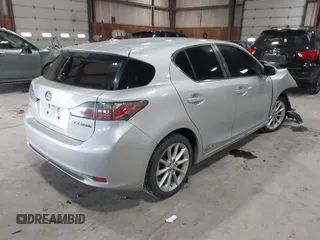 2012 Lexus CT 200h z VIN JTHKD5BH0C2112169, wystawiony jako IAAI lot #42091355 z przebiegiem 260 644 mil mil oraz . Historia ofert i sprzedaży dostępna na DreamBid. Obrazek 4.