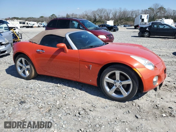 2008 Pontiac Solstice z VIN 1G2MC35BX8Y116246, wystawiony jako Copart lot #46834035 z przebiegiem 70 608 mil mil oraz Szkody całkowita. Historia ofert i sprzedaży dostępna na DreamBid. Obrazek 4.