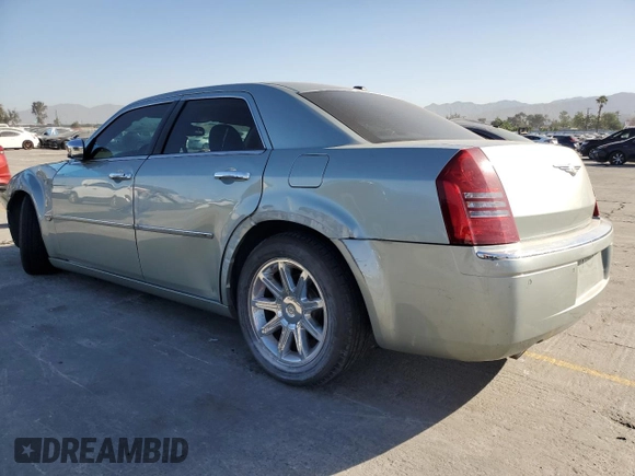 2006 Chrysler 300 C z VIN 2C3LA63H66H408557, wystawiony jako Copart lot #57797005 z przebiegiem 71 932 mil mil oraz Szkoda całkowita • Salvage title. Historia ofert i sprzedaży dostępna na DreamBid. Obrazek 2.