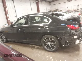2019 BMW 3 Series 330i xDrive with VIN WBA5R7C56KAJ86102, listed as a IAAI auction lot 41368114 with 89,723 mi miles. Bid and sale history available at carsss.com. Image 15.