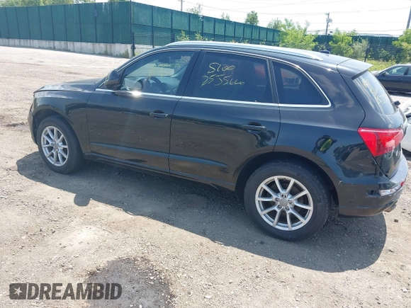 2010 Audi Q5 Premium Plus z VIN WA1LKAFP6AA003671, wystawiony jako IAAI lot #42408719 z przebiegiem Nie podano mil oraz . Historia ofert i sprzedaży dostępna na DreamBid. Obrazek 3.