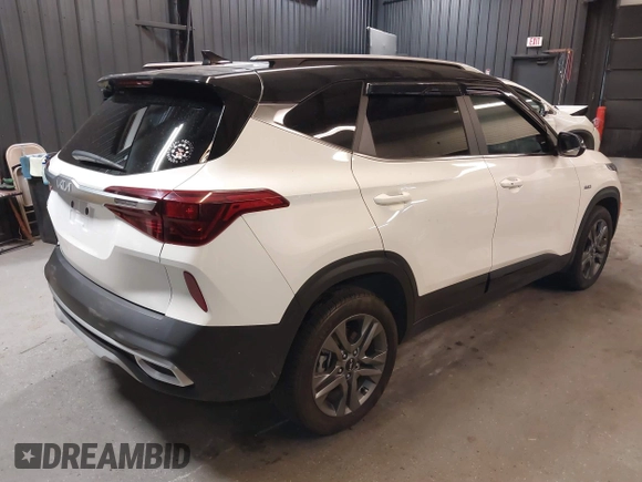 2022 Kia Seltos S z VIN KNDEUCAA8N7321186, wystawiony jako IAAI lot #39912227 z przebiegiem 15 066 mil mil oraz . Historia ofert i sprzedaży dostępna na DreamBid. Obrazek 4.