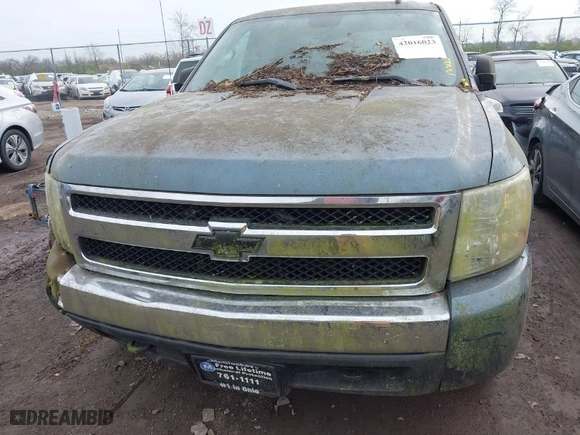 2008 Chevrolet Silverado 1500 LT w/1LT with VIN 2GCEK13J781284009, listed as a IAAI auction lot 42016023 with 152,782 mi miles. Bid and sale history available at carsss.com. Image 12.