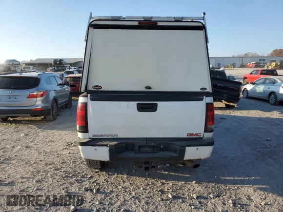 2011 GMC Sierra 2500HD Denali with VIN 1GT125CG4BF136605, listed as a Copart auction lot 83184234 with 221,476 mi miles and Salvage title. Bid and sale history available at DreamBid. Image 6.