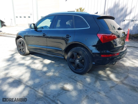 2011 Audi Q5 3.2L Premium Plus with VIN WA1DKAFP6BA038894, listed as a IAAI auction lot 41731751 with 165,703 mi miles. Bid and sale history available at carsss.com. Image 3.