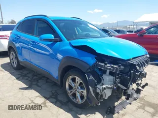 2022 Hyundai Kona SEL с VIN KM8K62AB0NU878963, выставлен на аукционе IAAI как лот 41940207 с пробегом 52 528 миль миль и . История ставок и продаж доступна на DreamBid. Изображение 1.