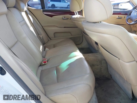 2007 Lexus LS 460 with VIN JTHBL46F575047233, listed as a IAAI auction lot 41933117 with Not Provided miles. Bid and sale history available at carsss.com. Image 8.