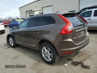 2015 Volvo XC60 T5 z VIN YV4612RK4F2673990, wystawiony jako Copart lot #52303935 z przebiegiem 78 868 mil mil oraz Szkoda całkowita • Salvage title. Historia ofert i sprzedaży dostępna na DreamBid. Obrazek 2.