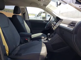 2019 Volkswagen Tiguan S с VIN 3VV1B7AX0KM027381, выставлен на аукционе IAAI как лот 42332275 с пробегом 48 632 миль миль и . История ставок и продаж доступна на DreamBid. Изображение 5.