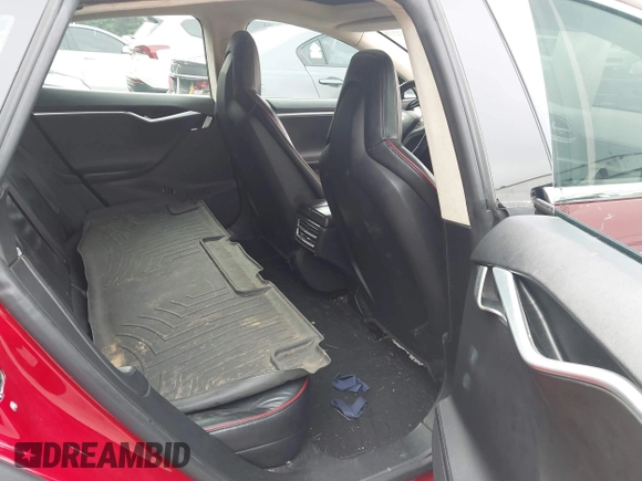 2013 Tesla Model S Performance с VIN 5YJSA1DP1DFP10048, выставлен на аукционе IAAI как лот 42523396 с пробегом 135 396 миль миль и . История ставок и продаж доступна на DreamBid. Изображение 8.