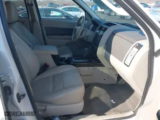2009 Ford Escape Hybrid with VIN 1FMCU49319KC11629, listed as a IAAI auction lot 41426705 with 191,135 mi miles. Bid and sale history available at carsss.com. Image 5.